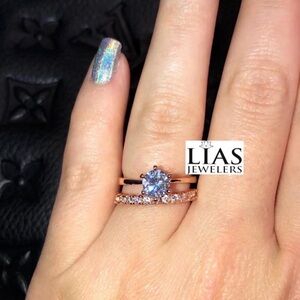 New 18k rose gold wedding ring set